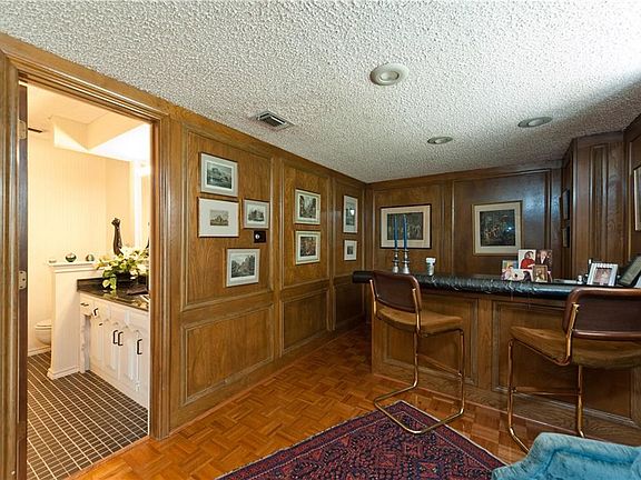 5th image of 1012 Longridge Dr
