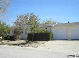 1223 Perrine St, Rawlins, WY 82301