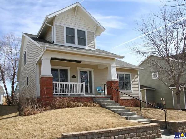 6816 NW 7th St, Lincoln, NE 68521