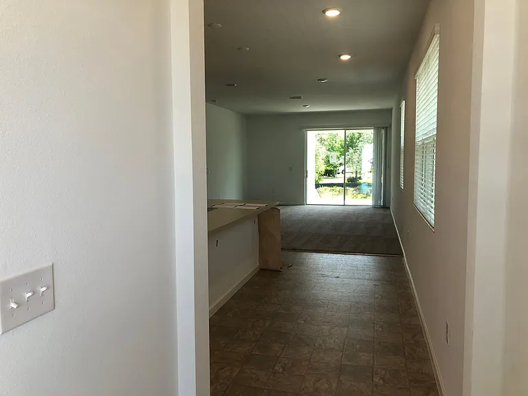 1131 Forest Gate Cir — Photo 3