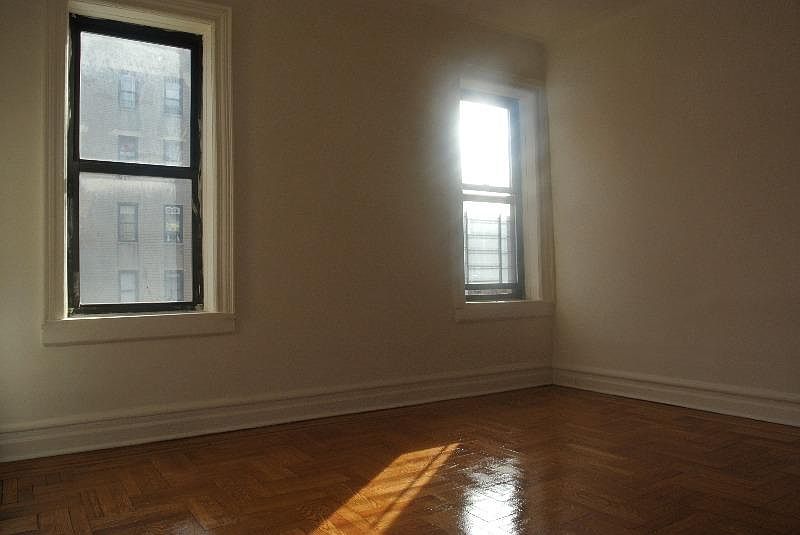 2nd image of 600 W 173rd St