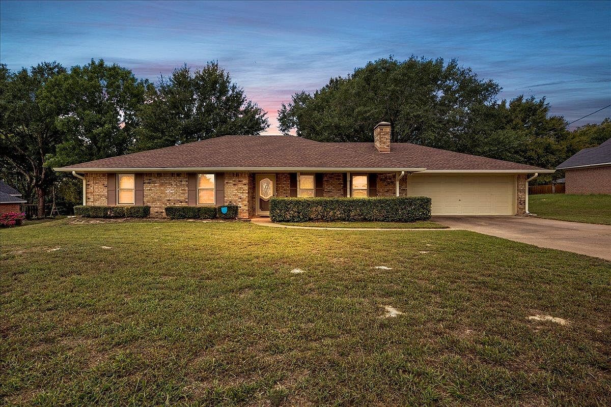 18196 Adele Ln, Whitehouse, TX 75791 | Zillow