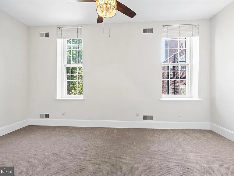 1023 Clinton St #205 — Photo 12