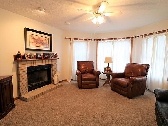4th image of 1613 Brentwood Dr