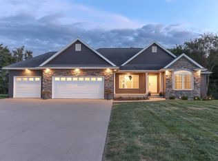 1457 Walter Mapp Dr, Riverside, IA 52327