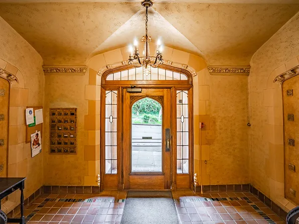 Lakeside Apartments, 2027 Eastlake Ave E, Seattle, WA 98102