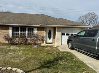 1069 Robin Hood Ct, Harrisonburg, VA 22801