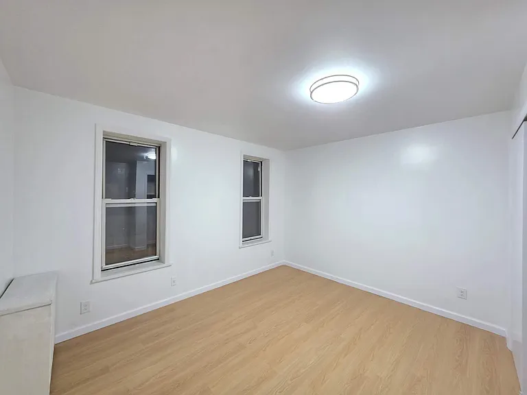1382 W 7th St #2 — Photo 9