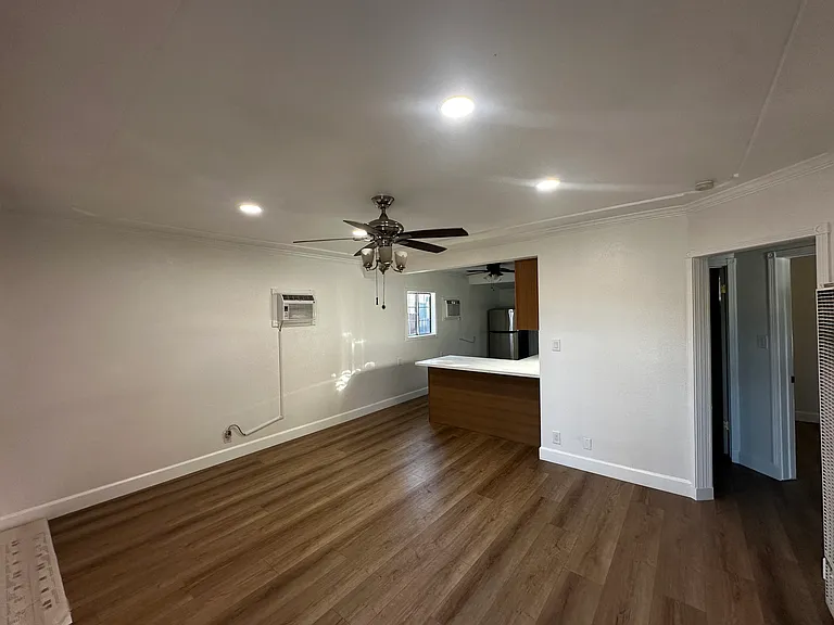 2613 W Olive Ave — Photo 3
