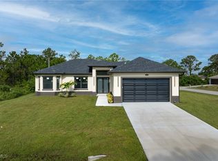2101 W 9th St, Lehigh Acres, FL 33972
