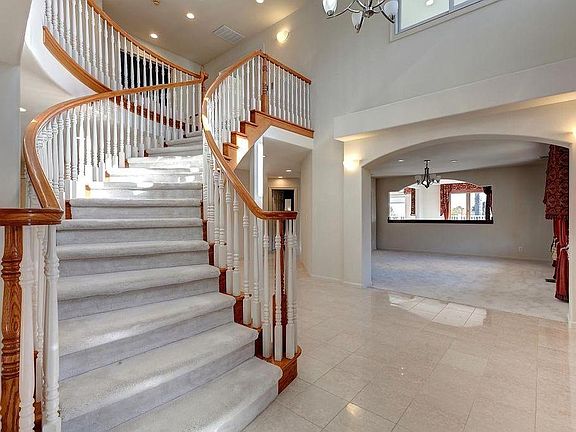4th image of 22183 Villa Oaks Ln