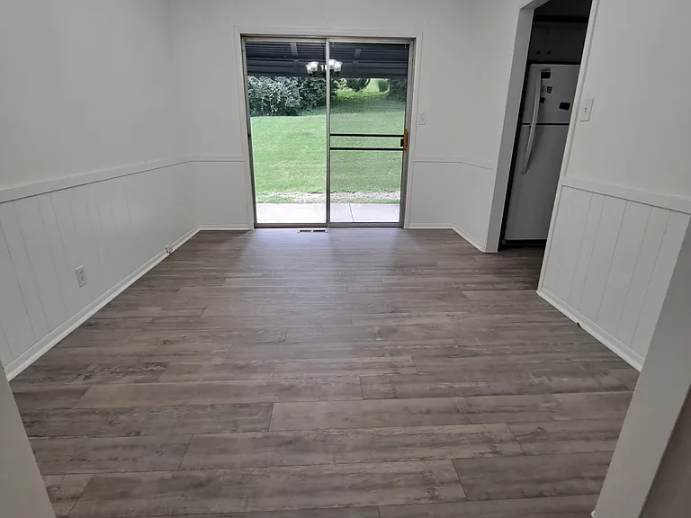 630 N Fairview Ave — Photo 3