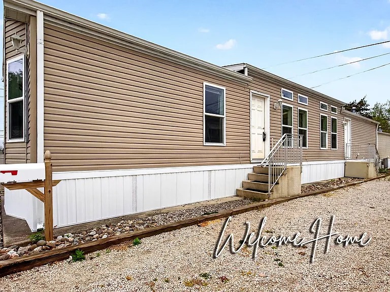 15 W Redwood Ave — Photo 1