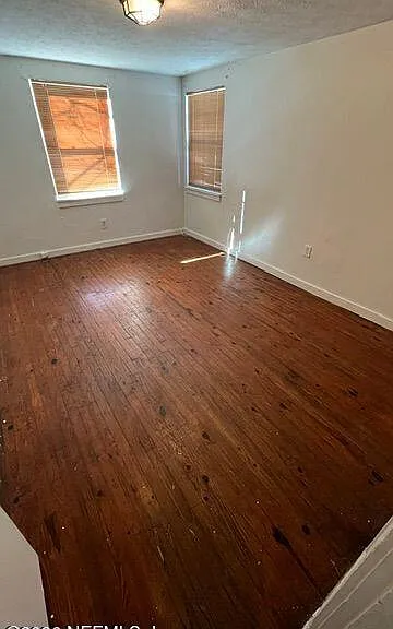 5150 Kingsbury St — Photo 3