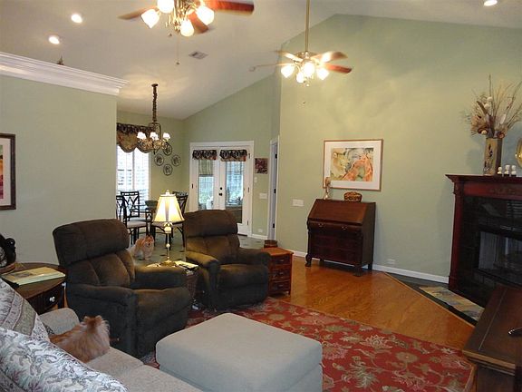 3rd image of 4050 Oak Pointe Dr