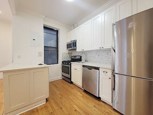 3rd image of 115 W 104th St #6A