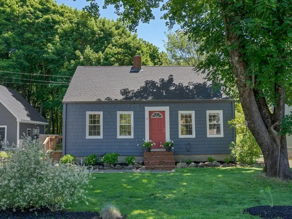 12 Linwood Street, Cape Elizabeth, ME 04107