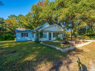 1063 S Pinckney St, Mc Clellanville, SC 29458