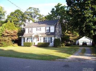 99 Franklin St, Northport, NY 11768