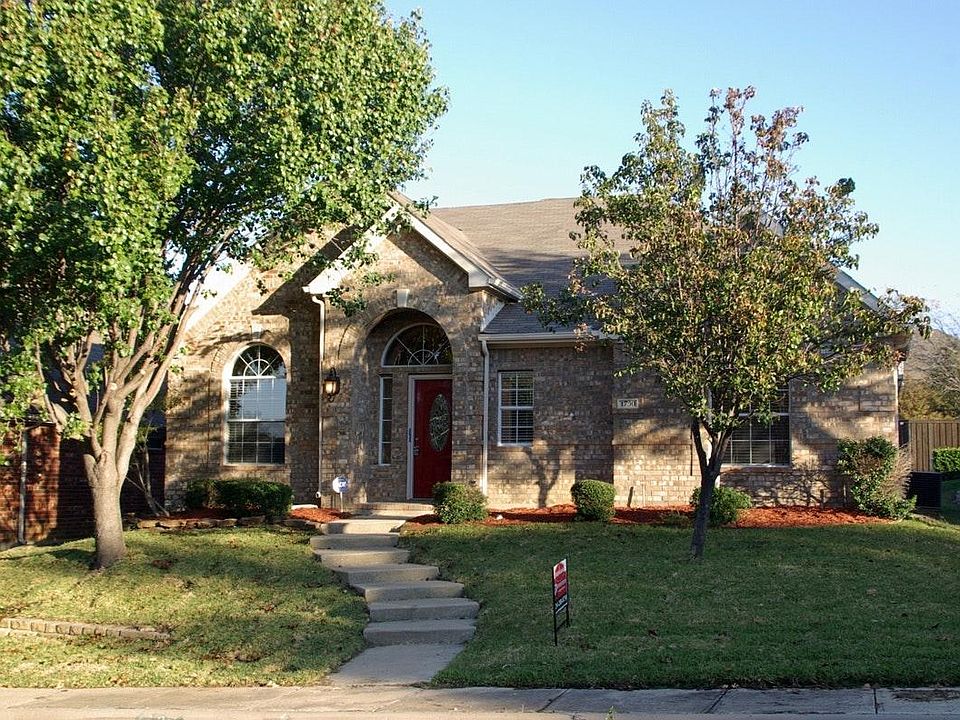 1st image of 1730 Cresthill Dr