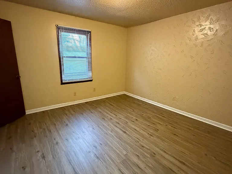200 Cummings Dr #A — Photo 3