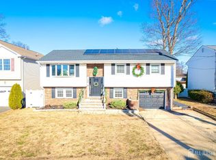 155 W Willow St, Colonia, NJ 07067