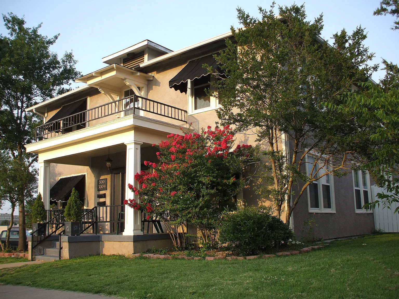 1 bed, 850 sqft, $899 — Photo 1