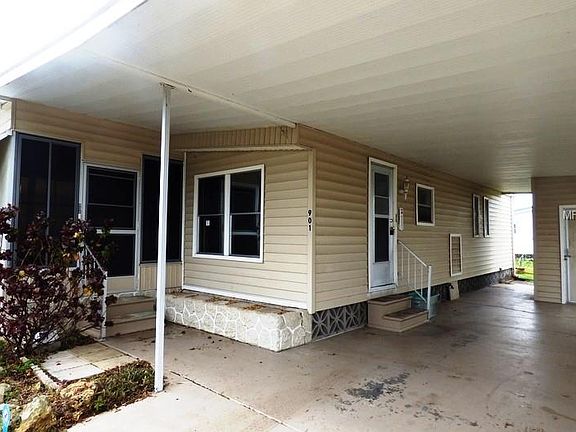 2nd image of 901 Rainbow Ln