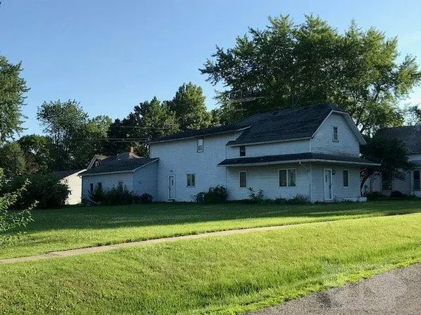 107 W 3rd St, Wayland, IA 52654