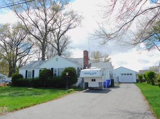 46 Ronald Dr, Springfield, MA 01104