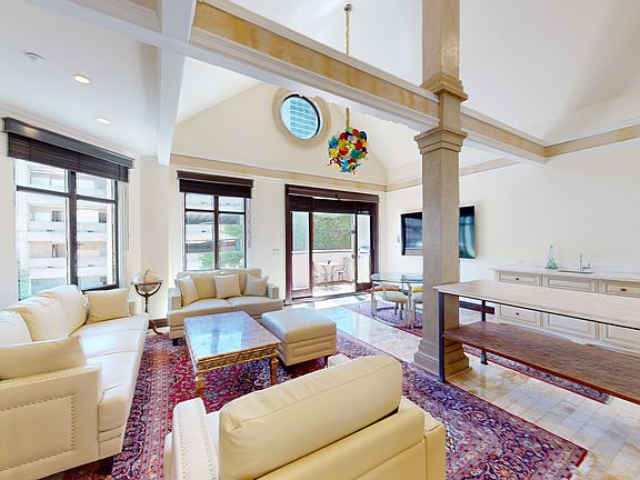 2nd image of 570 Bush St APT 4