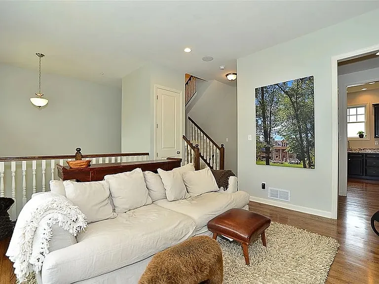 202 Venango Trl — Photo 23