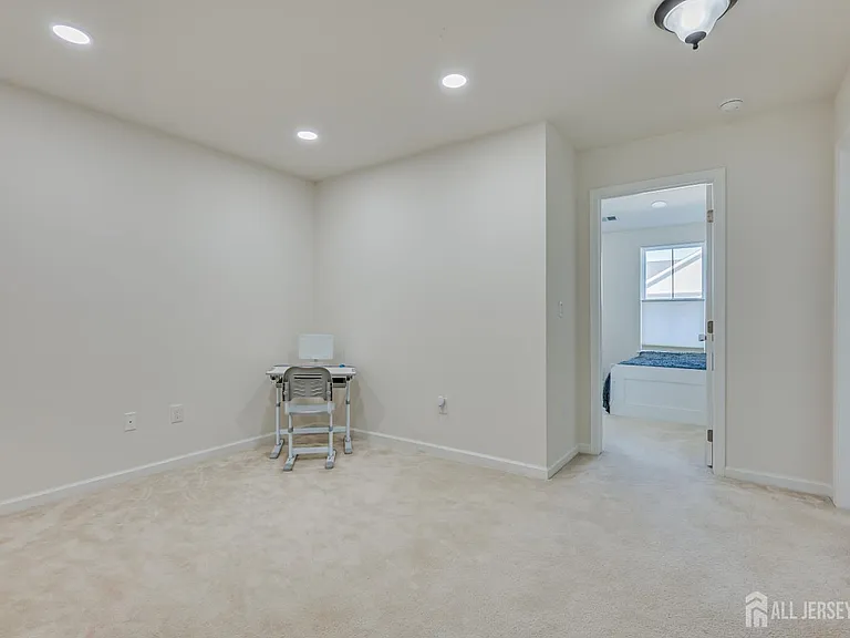 14 Hyacinth Ln — Photo 25