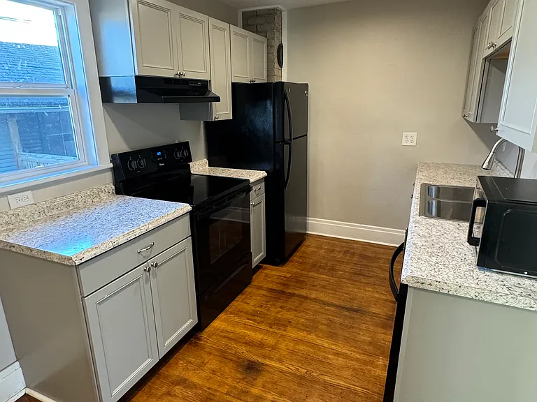 3015 Wayne Ave — Photo 9