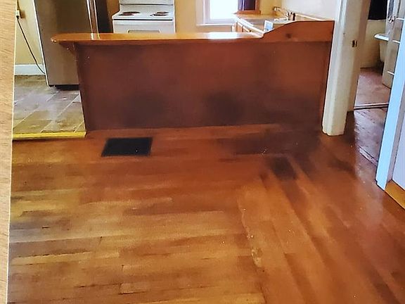 5th image of 822 Pine St