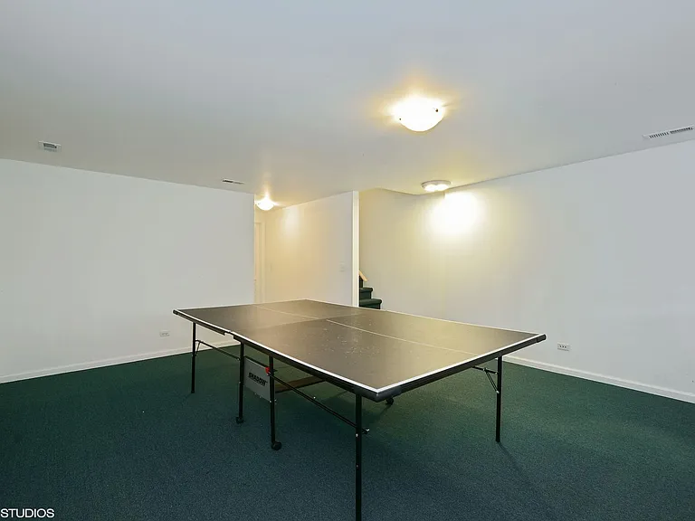 1560 N Saint Marks Pl — Photo 10