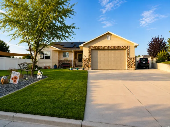 262 E Poplar Ct, Garland, UT 84312