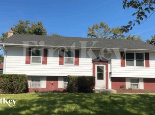 313 E Center St, Glenwood, IL 60425