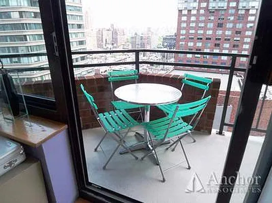 Rented by Anchor Associates | media 23