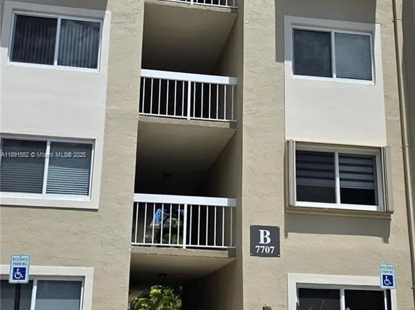 7707 Camino Real #B411, Miami, FL 33143