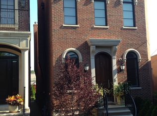 1630 W Surf St, Chicago, IL 60657