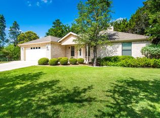 208 Wedgewood Ln, Kerrville, TX 78028