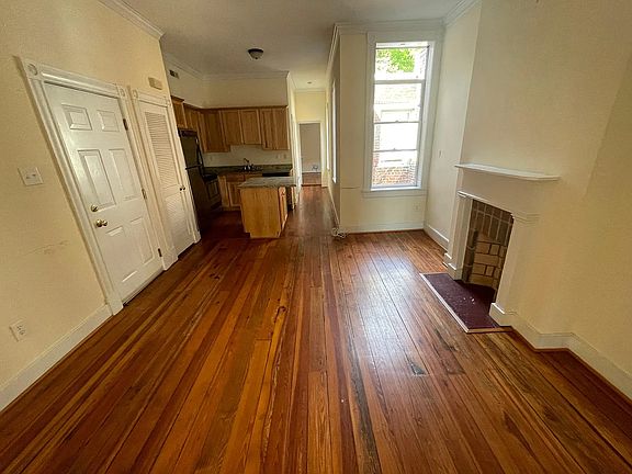 4th image of 220 W Marshall St #B