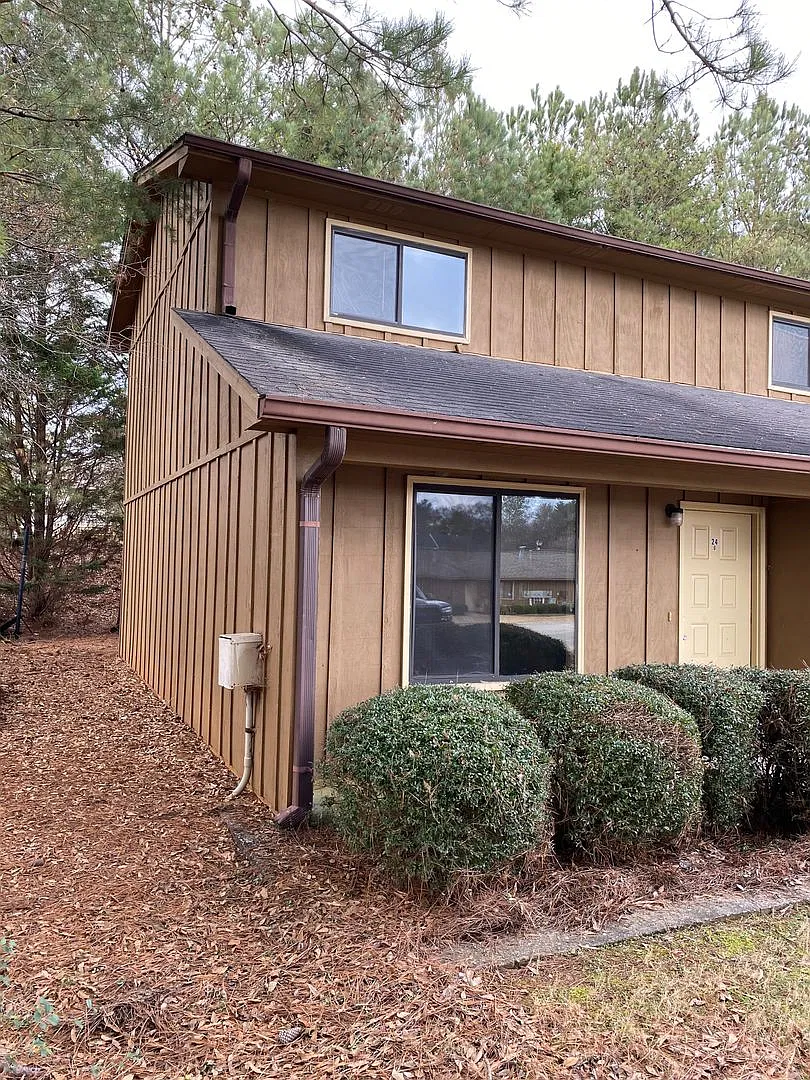 601 Evergreen Lane — Photo 1