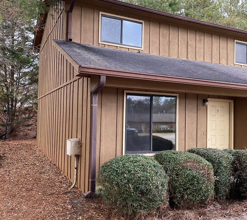 601 Evergreen Ln