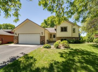9517 Parkside Trl, Champlin, MN 55316
