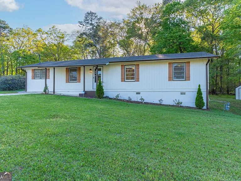 2290 Pinetree Ln NE — Photo 11