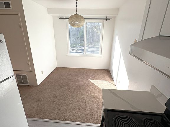 4th image of 640 Serramonte Blvd APT 7