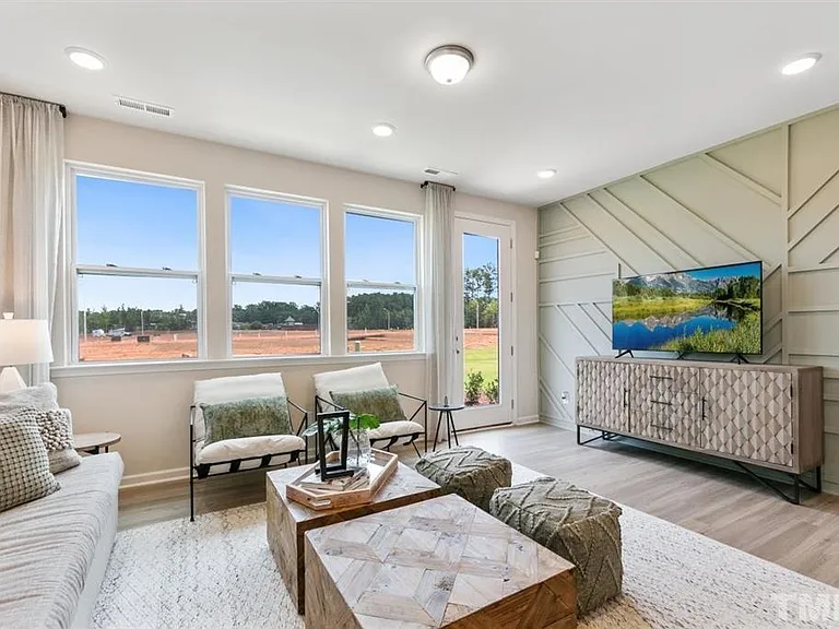 128 Gosford Ln — Photo 9