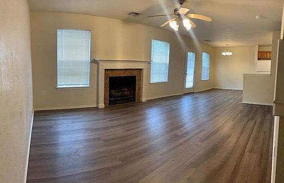 4th image of 835 Rambling Oaks Dr